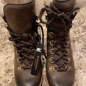 Sorel Conquest wedge boot